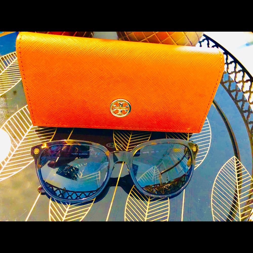 Tory Burch Sunglasses 🕶